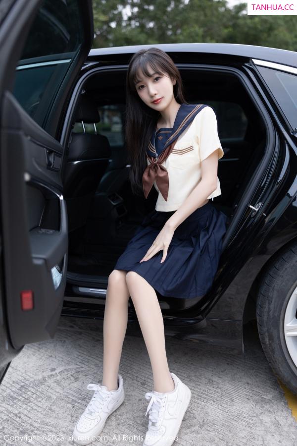 林星阑  [XiuRen]高清写真图 2023.01.12 No.6126 林星阑 制服美腿第7张图片